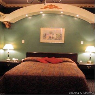 Hotel 7 Saisons Монреал Стая снимка