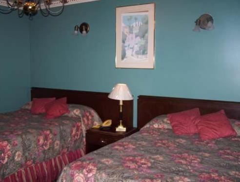 Hotel 7 Saisons Монреал Стая снимка